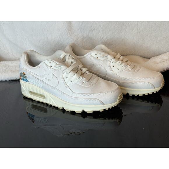 Nike Air Max 90 SE Women's Shoes Size 8 The Future Is Equal FD0867-133 Sail Lips - Picture 5 of 9